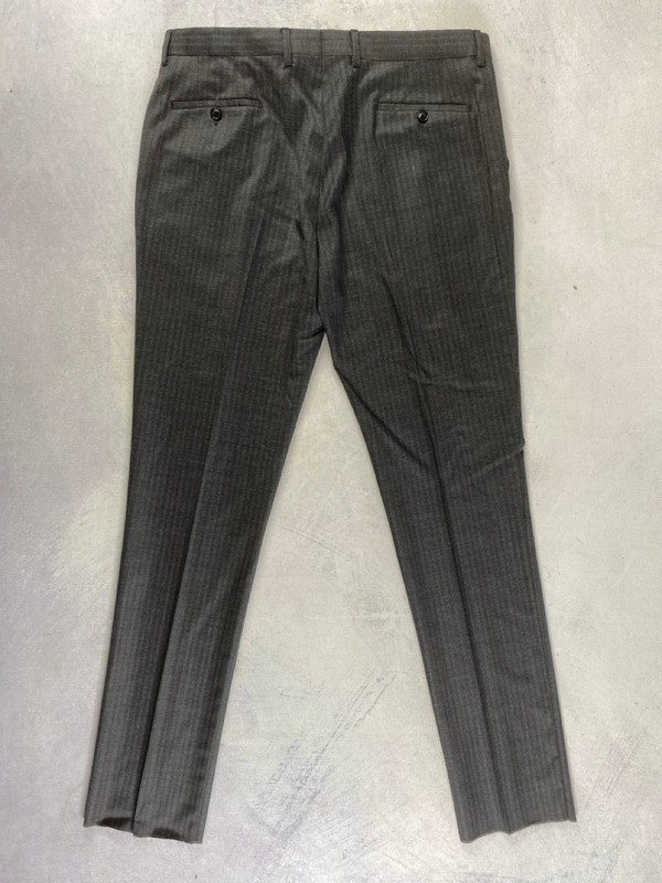 Lot 148  
            Nottingham Prem - Delivery Only 

                
PAUL SMITH MENS TROUSER. SIZE 42/6R MADE FROM 100% WOOL