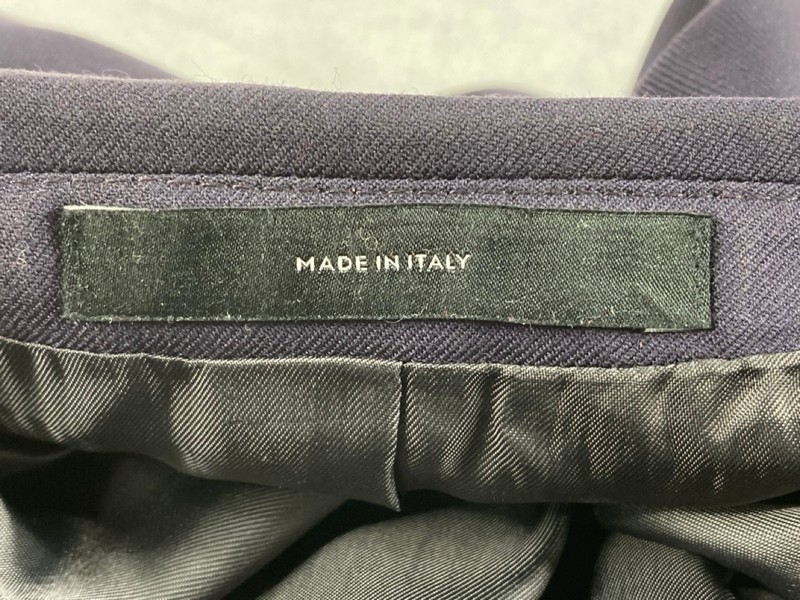 Lot 14  
            Nottingham Prem - Delivery Only 

                
PAUL SMITH MENS BUTTON JACKET.SIZE 40/6R MADE FROM 100% WOOL