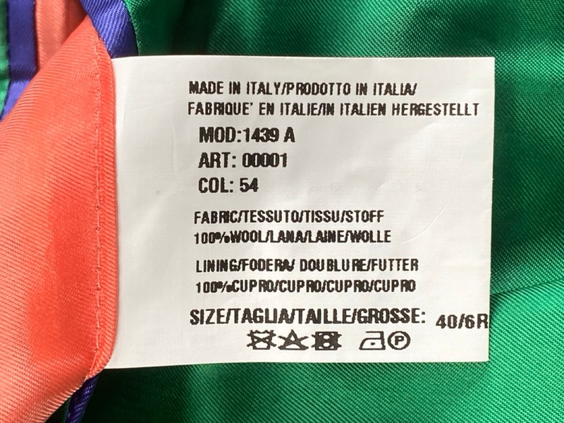 Lot 14  
            Nottingham Prem - Delivery Only 

                
PAUL SMITH MENS BUTTON JACKET.SIZE 40/6R MADE FROM 100% WOOL