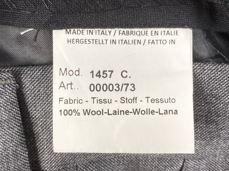 Lot 153  
            Nottingham Prem - Delivery Only 

                
PAUL SMITH MENS TROUSER. SIZE R40