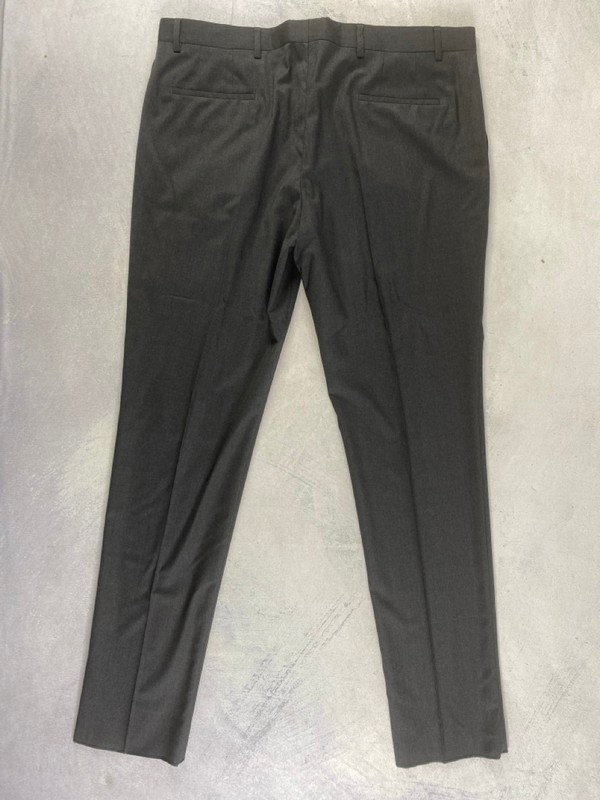 Lot 155  
            Nottingham Prem - Delivery Only 

                
PAUL SMITH MENS TROUSER. SIZE 38 MADE FROM 100% WOOL - Image 2