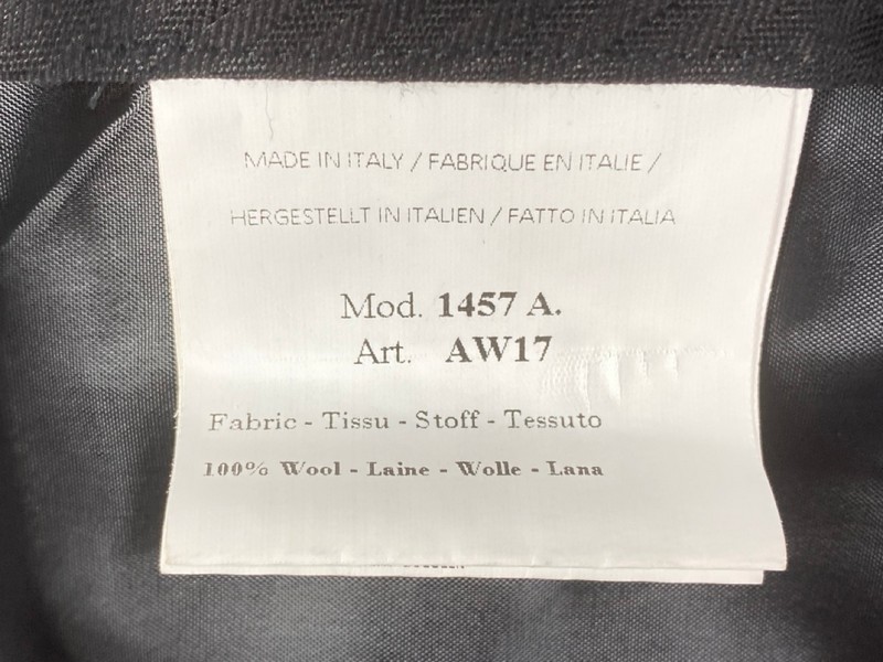 Lot 157  
            Nottingham Prem - Delivery Only 

                
PAUL SMITH MENS TROUSER. SIZE 38