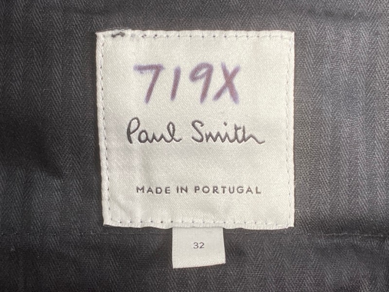 Lot 158  
            Nottingham Prem - Delivery Only 

                
PAUL SMITH MENS TROUSER. SIZE 32