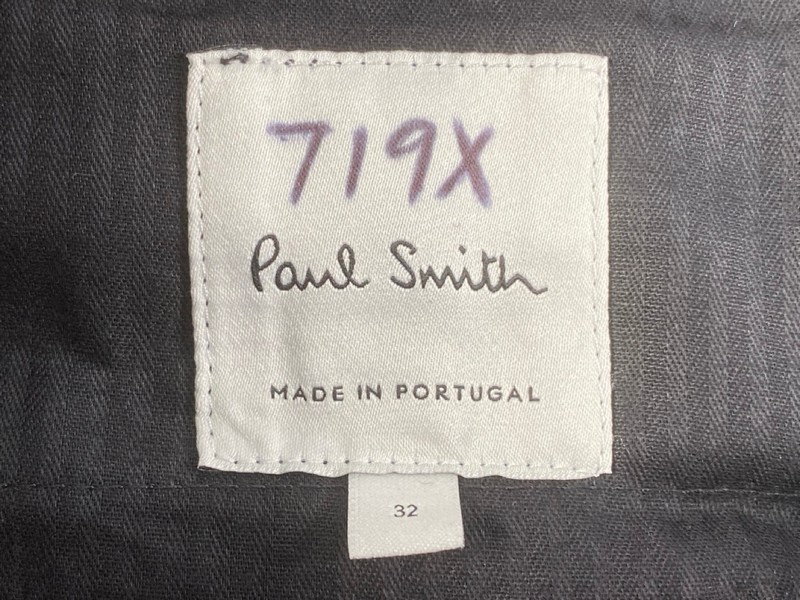 Lot 158  
            Nottingham Prem - Delivery Only 

                
PAUL SMITH MENS TROUSER. SIZE 32