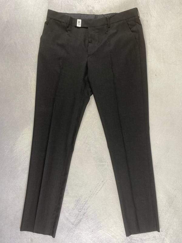 Lot 159  
            Nottingham Prem - Delivery Only 

                
PAUL SMITH MENS TROUSER. SIZE 38 MADE FROM 100% WOOL