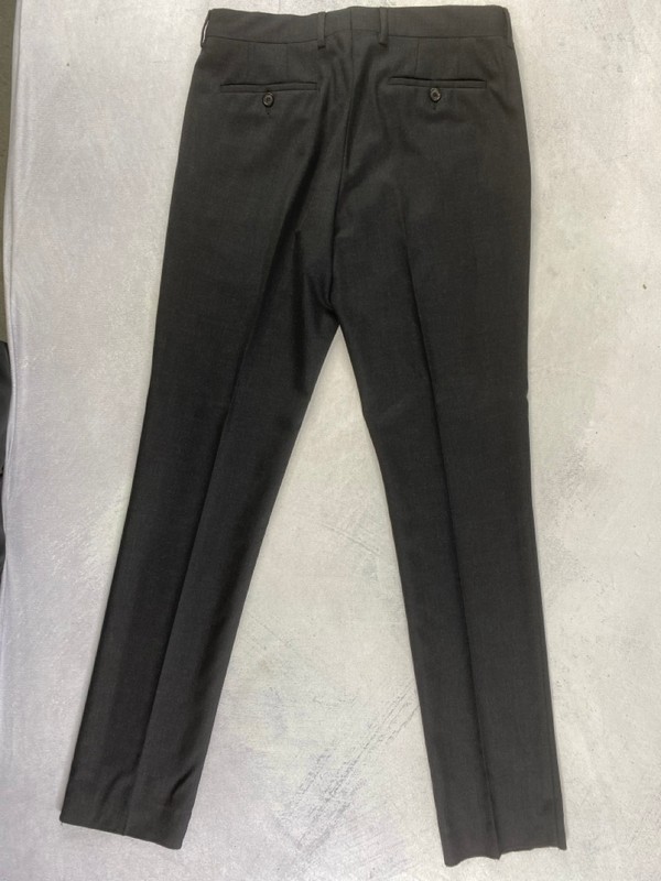 Lot 160  
            Nottingham Prem - Delivery Only 

                
PAUL SMITH MENS TROUSER. SIZE 38 - Image 2