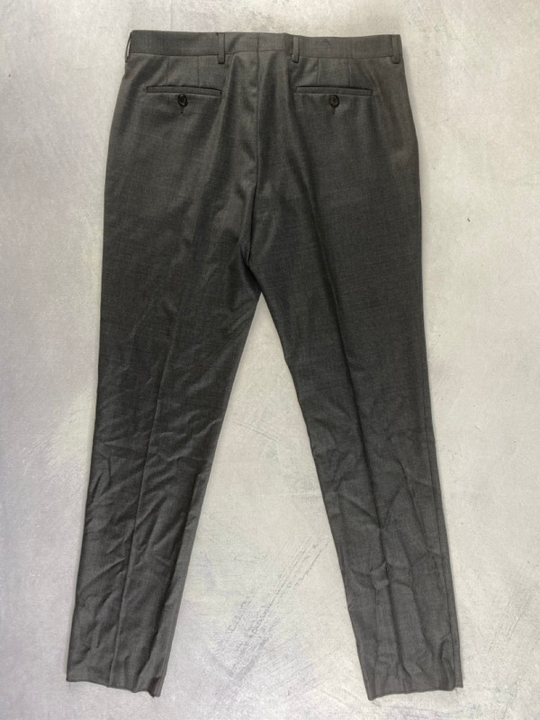 Lot 162  
            Nottingham Prem - Delivery Only 

                
PAUL SMITH MENS TROUSER. SIZE 40 - Image 2