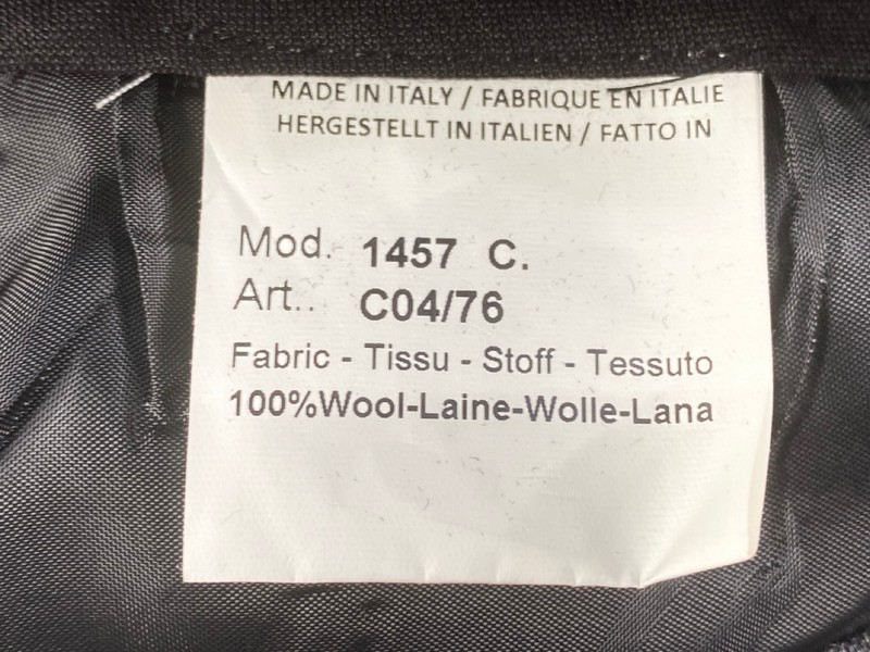 Lot 162  
            Nottingham Prem - Delivery Only 

                
PAUL SMITH MENS TROUSER. SIZE 40 - Image 4