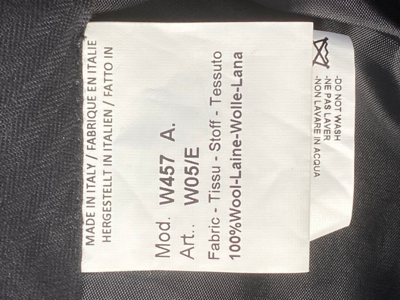 Lot 165  
            Nottingham Prem - Delivery Only 

                
PAUL SMITH MENS TROUSER. SIZE 40