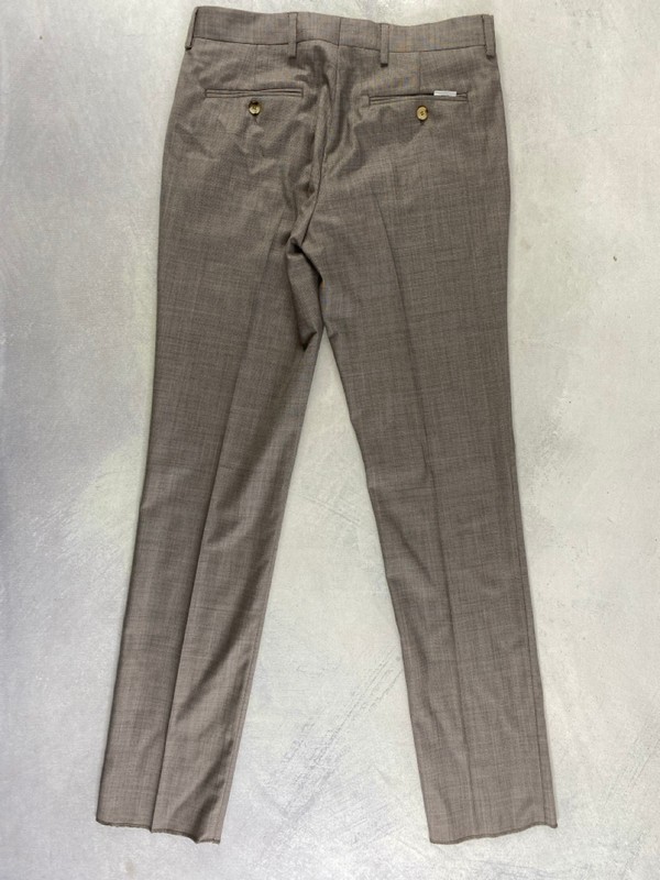Lot 166  
            Nottingham Prem - Delivery Only 

                
PAUL SMITH MENS TROUSER. SIZE 38/32 MADE FROM 100% WOOL - Image 2
