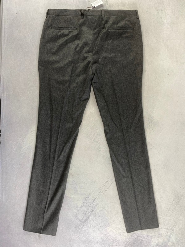 Lot 167  
            Nottingham Prem - Delivery Only 

                
PAUL SMITH MENS TROUSER. SIZE 42 - Image 2