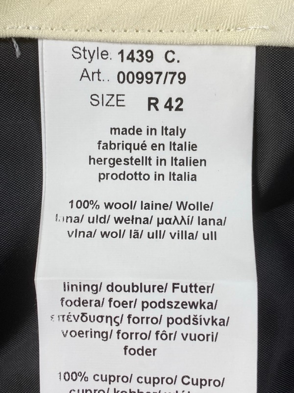 Lot 169  
            Nottingham Prem - Delivery Only 

                
PAUL SMITH MENS TROUSER. SIZE R42 MADE FROM 100% WOOL