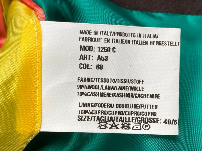 Lot 16  
            Nottingham Prem - Delivery Only 

                
PAUL SMITH MENS BUTTON JACKET.SIZE 40/50