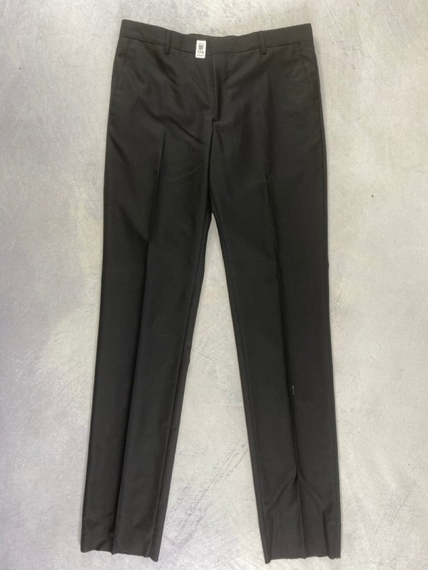 Lot 174  
            Nottingham Prem - Delivery Only 

                
PAUL SMITH MENS TROUSER. SIZE 38/48 MADE FROM 100% WOOL