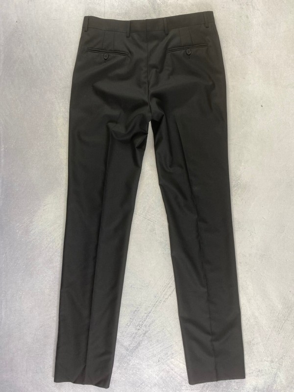 Lot 174  
            Nottingham Prem - Delivery Only 

                
PAUL SMITH MENS TROUSER. SIZE 38/48 MADE FROM 100% WOOL - Image 2