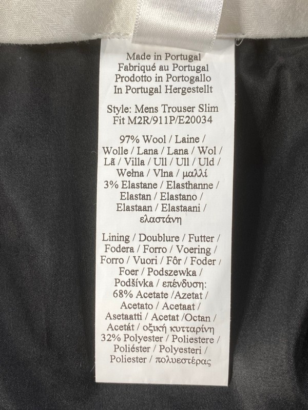 Lot 179  
            Nottingham Prem - Delivery Only 

                
PAUL SMITH MENS TROUSER. SIZE 32