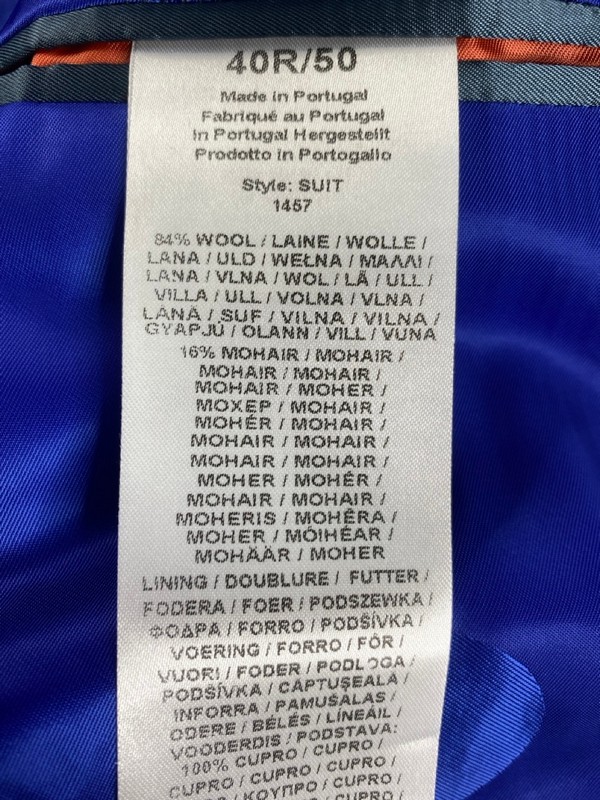 Lot 17  
            Nottingham Prem - Delivery Only 

                
PAUL SMITH MENS BUTTON JACKET.SIZE 40/50 MADE FROM 100% WOOL