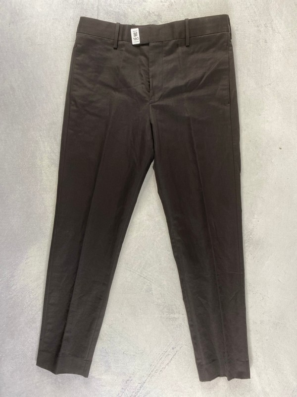 Lot 180  
            Nottingham Prem - Delivery Only 

                
PAUL SMITH MENS TROUSER. SIZE 32