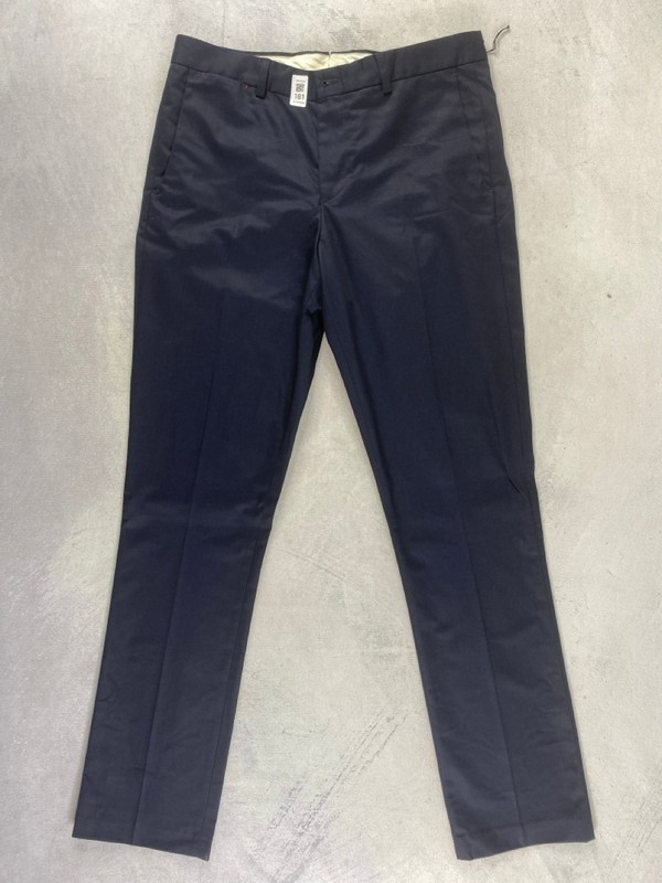 Lot 181  
            Nottingham Prem - Delivery Only 

                
PAUL SMITH MENS TROUSER. SIZE 32 MADE FROM 100% COTTON