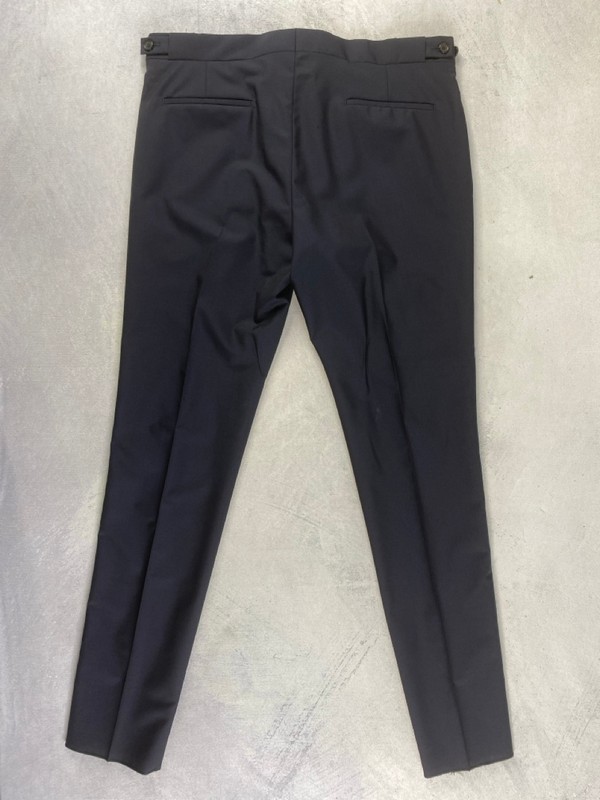 Lot 184  
            Nottingham Prem - Delivery Only 

                
PAUL SMITH MENS TROUSER. SIZE 42