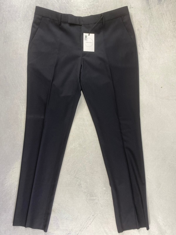 Lot 187  
            Nottingham Prem - Delivery Only 

                
PAUL SMITH MENS TROUSER. SIZE 38 MADE FROM 100% WOOL