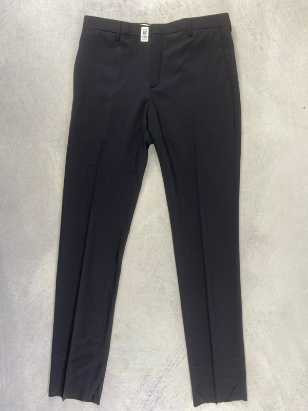 Lot 188  
            Nottingham Prem - Delivery Only 

                
PAUL SMITH MENS TROUSER. SIZE 38/6R