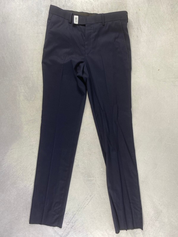Lot 191  
            Nottingham Prem - Delivery Only 

                
PAUL SMITH MENS TROUSER. SIZE 32
