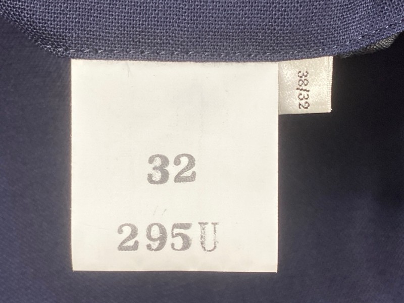 Lot 191  
            Nottingham Prem - Delivery Only 

                
PAUL SMITH MENS TROUSER. SIZE 32 - Image 4