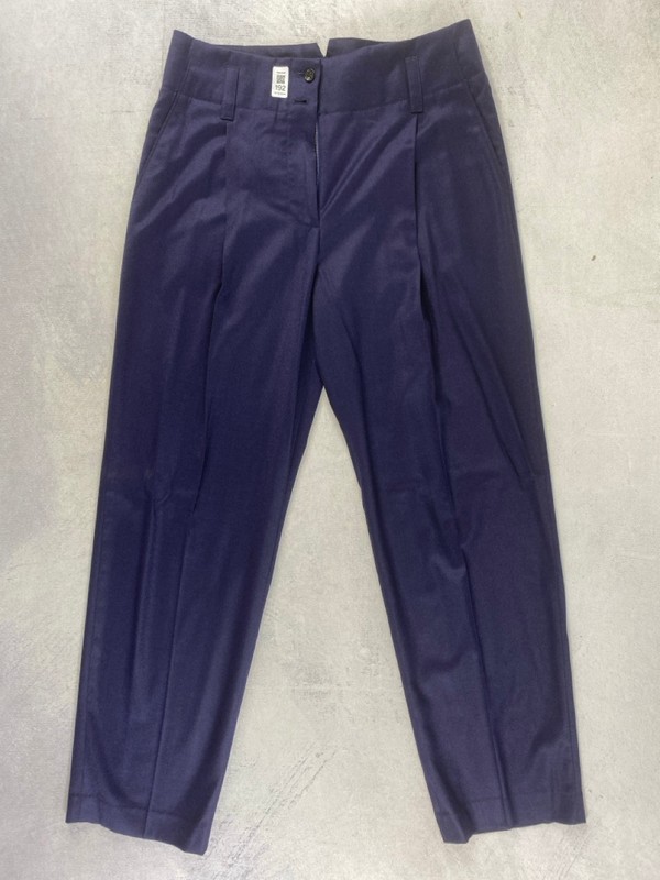 Lot 192  
            Nottingham Prem - Delivery Only 

                
PAUL SMITH MENS TROUSER. SIZE 40