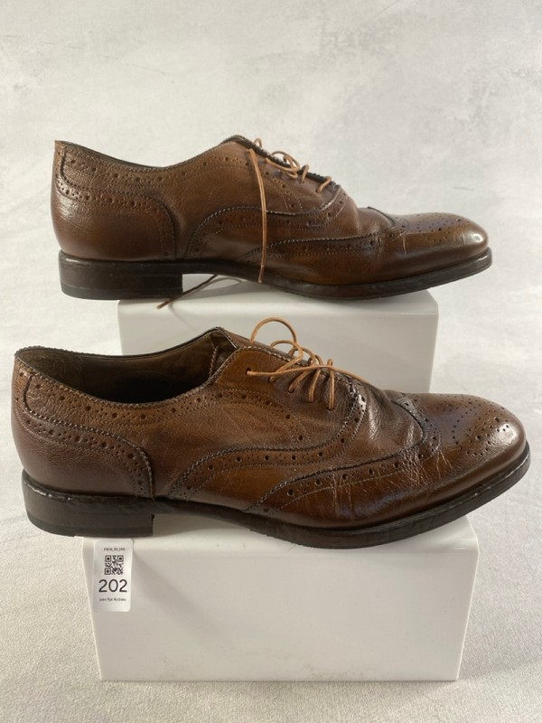 Lot 202  
            Nottingham Prem - Delivery Only 

                
PAUL SMITH MENS SHOES SIZE 9