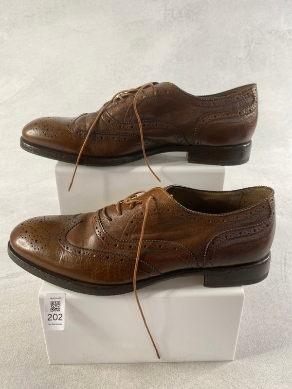 Lot 202  
            Nottingham Prem - Delivery Only 

                
PAUL SMITH MENS SHOES SIZE 9 - Image 2