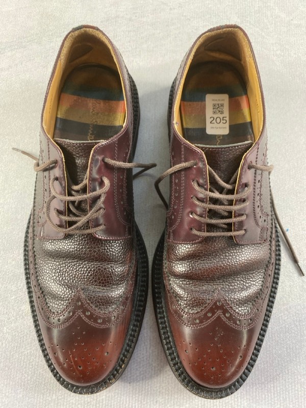 Lot 205  
            Nottingham Prem - Delivery Only 

                
PAUL SMITH MENS SHOES SIZE 7 - Image 3