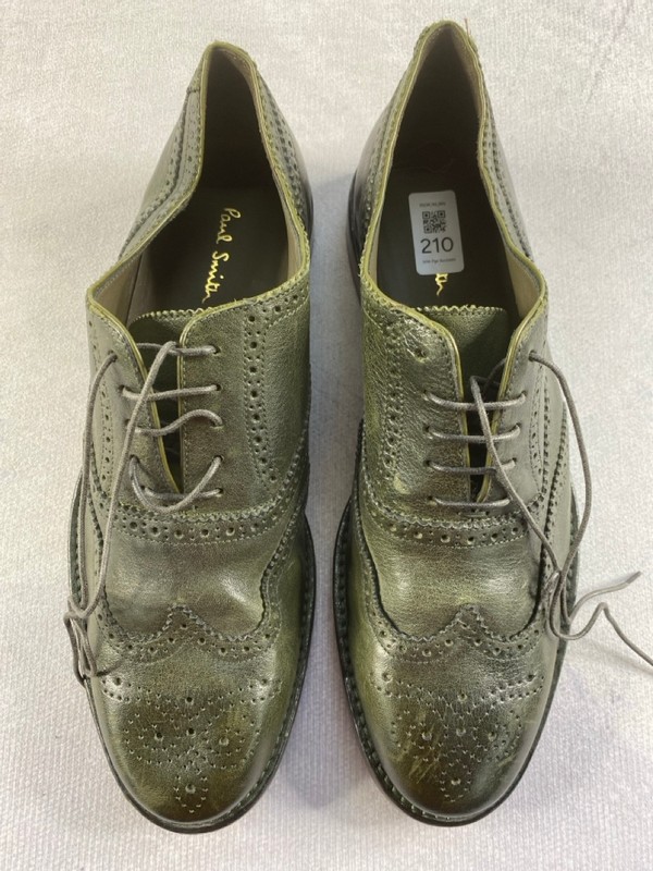 Lot 210  
            Nottingham Prem - Delivery Only 

                
PAUL SMITH MENS SHOES SIZE 8