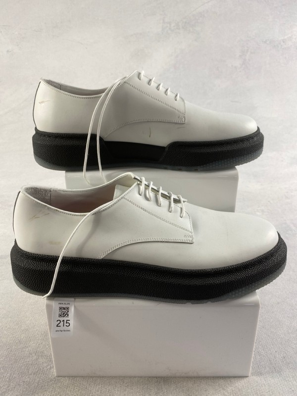 Lot 215  
            Nottingham Prem - Delivery Only 

                
PAUL SMITH MENS SHOES SIZE 8