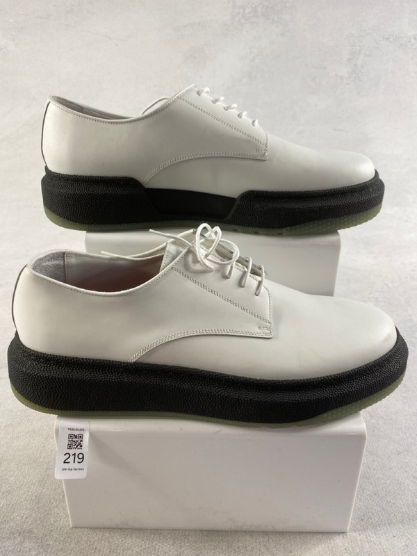 Lot 219  
            Nottingham Prem - Delivery Only 

                
PAUL SMITH MENS SHOES SIZE 8