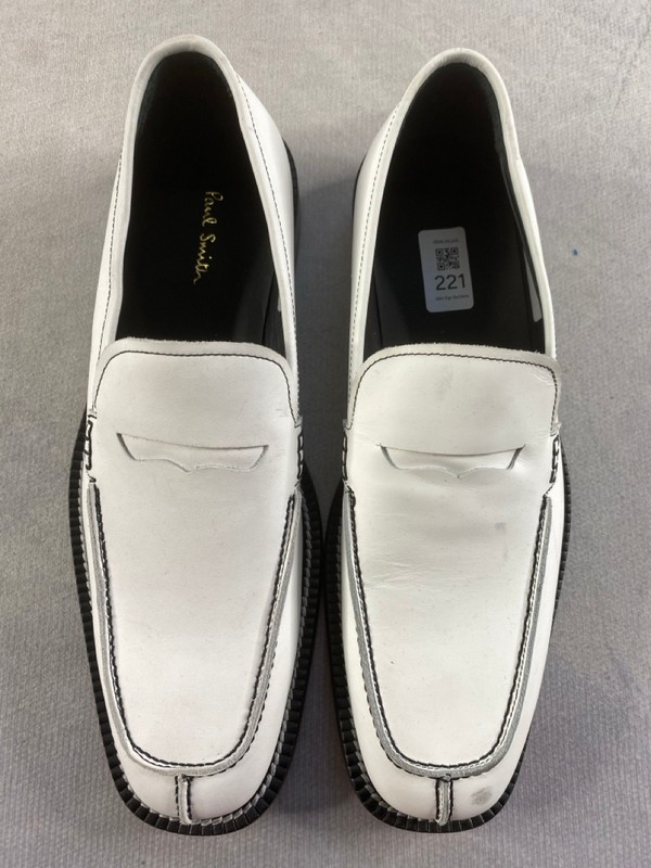 Lot 221  
            Nottingham Prem - Delivery Only 

                
PAUL SMITH MENS SHOES SIZE 8