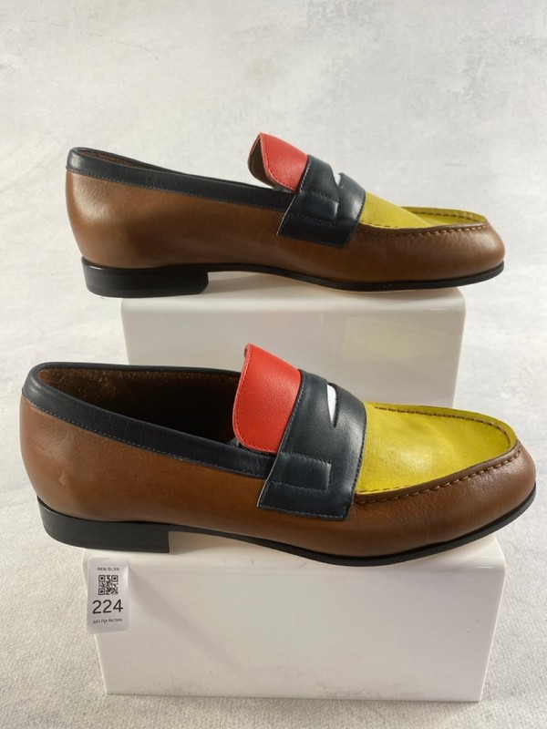 Lot 224  
            Nottingham Prem - Delivery Only 

                
PAUL SMITH MENS SHOES SIZE 8