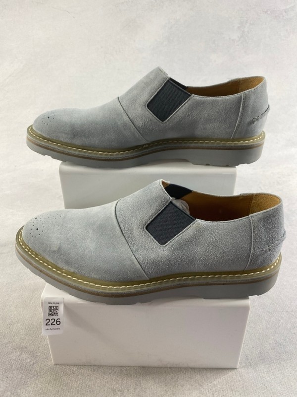 Lot 226  
            Nottingham Prem - Delivery Only 

                
PAUL SMITH MENS SHOES SIZE 8 - Image 2