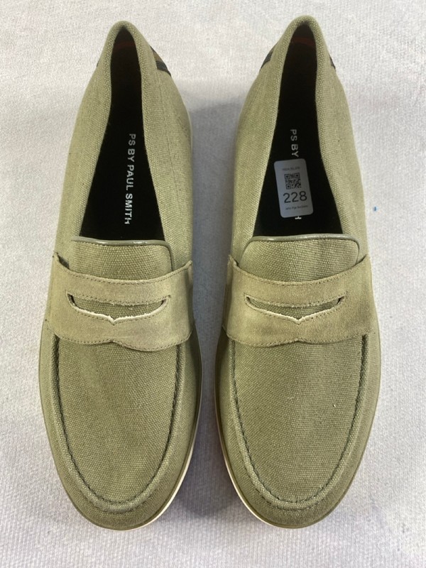 Lot 228  
            Nottingham Prem - Delivery Only 

                
PAUL SMITH MENS SHOES SIZE 8