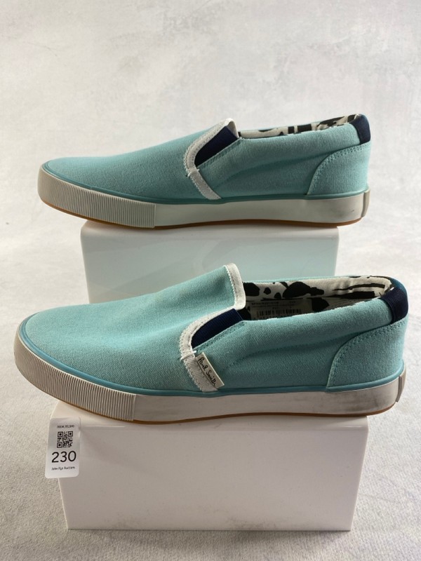 Lot 230  
            Nottingham Prem - Delivery Only 

                
PAUL SMITH MENS SHOES SIZE 8