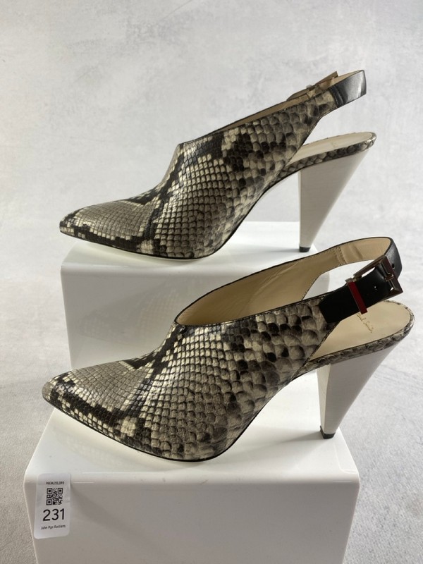 Lot 231  
            Nottingham Prem - Delivery Only 

                
PAUL SMITH WOMENS SHOES SIZE 41