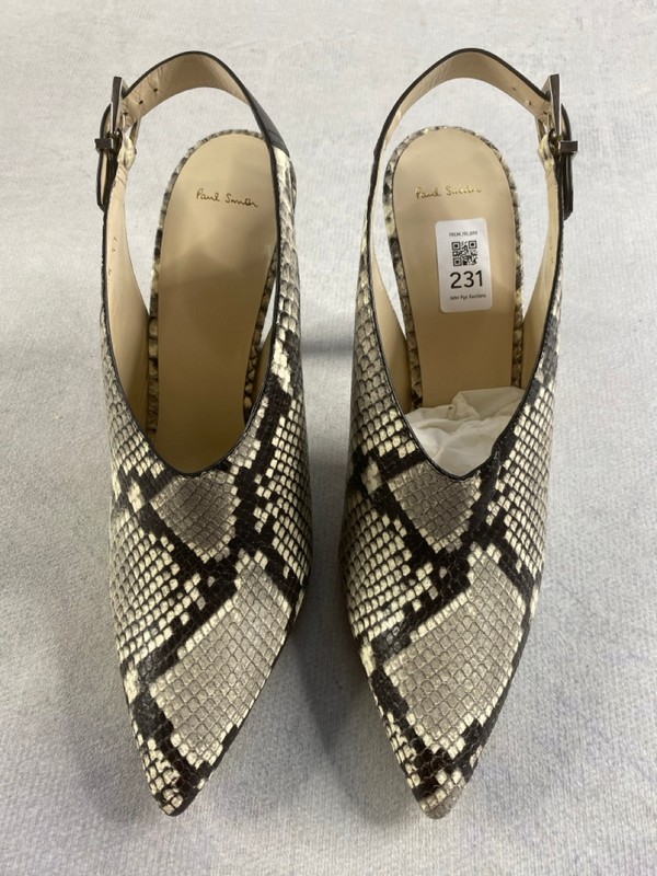 Lot 231  
            Nottingham Prem - Delivery Only 

                
PAUL SMITH WOMENS SHOES SIZE 41
