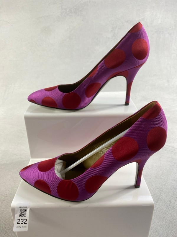 Lot 232  
            Nottingham Prem - Delivery Only 

                
PAUL SMITH MENS SHOES SIZE 37 1/2