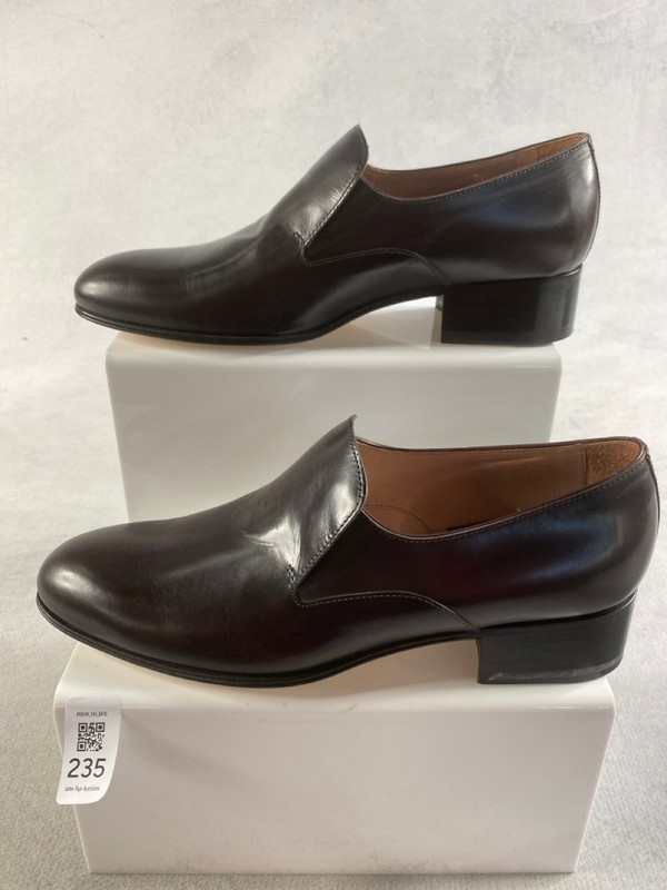 Lot 235  
            Nottingham Prem - Delivery Only 

                
PAUL SMITH MENS SHOES SIZE 37 - Image 2