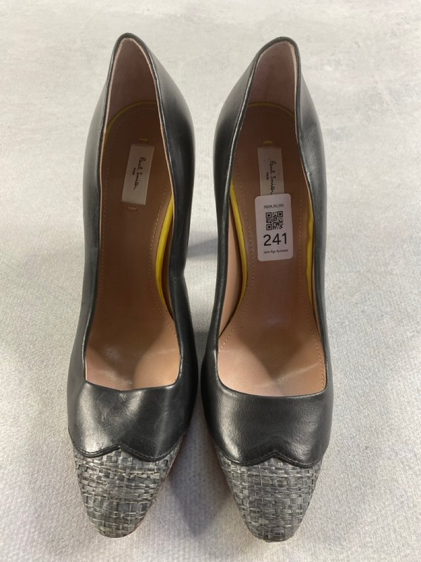 Lot 241  
            Nottingham Prem - Delivery Only 

                
PAUL SMITH MENS SHOES SIZE 37