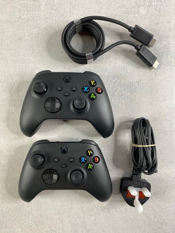 Lot 268  
            Nottingham Prem - Delivery Only 

                
MICROSOFT XBOX SERIES X (DISC EDITION) GAMING CONSOLE: MODEL NO 1882 (WITH BOX & ... - Image 3