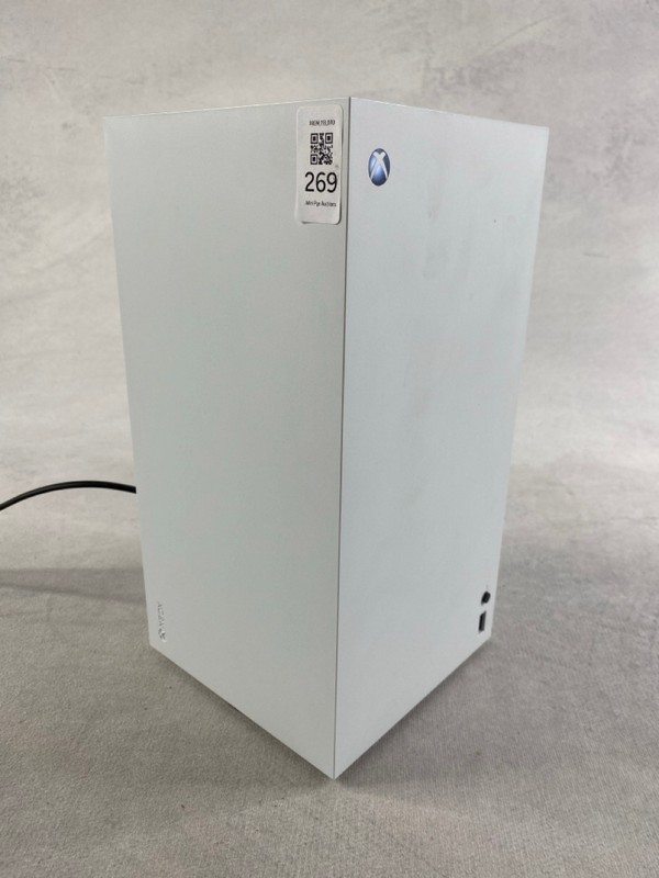 Lot 269  
            Nottingham Prem - Delivery Only 

                
MICROSOFT XBOX SERIES X (DIGITAL EDITION) GAMING CONSOLE: MODEL NO 1882 (WITH BOX...