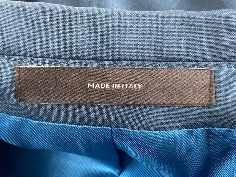 Lot 26  
            Nottingham Prem - Delivery Only 

                
PAUL SMITH MENS BUTTON JACKET.SIZE 38/6R