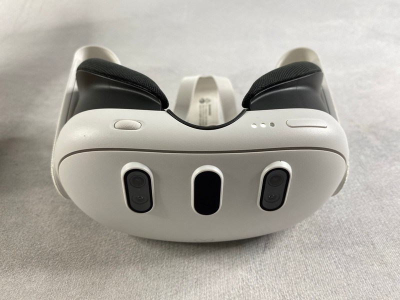 Lot 275  
            Nottingham Prem - Delivery Only 

                
META QUEST 3 (512GB) MIXED REALITY HEADSET. (WITH BOX & ACCESSORIES)  [JPTN48693]