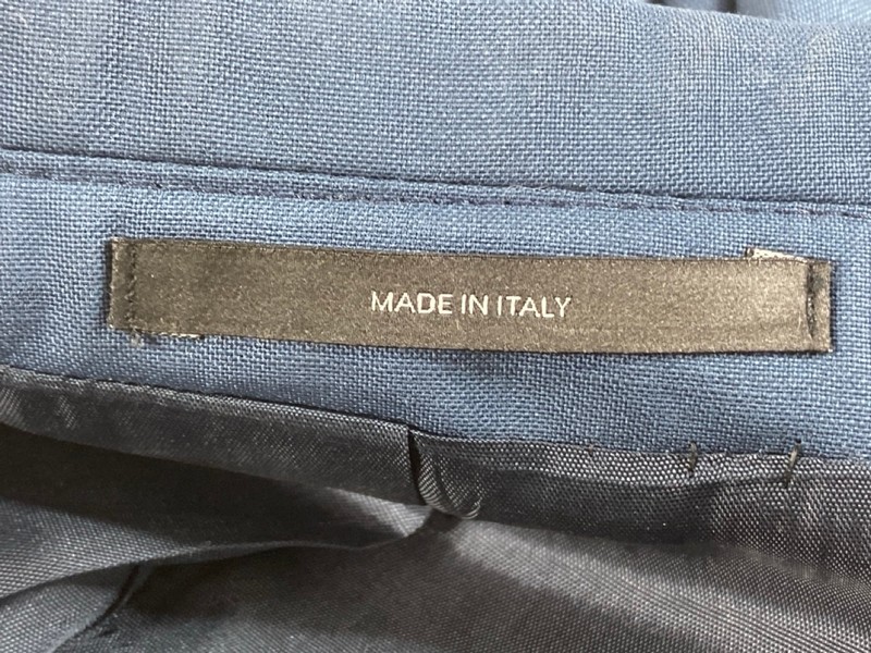 Lot 27  
            Nottingham Prem - Delivery Only 

                
PAUL SMITH MENS BUTTON JACKET.SIZE 44/6R - Image 3